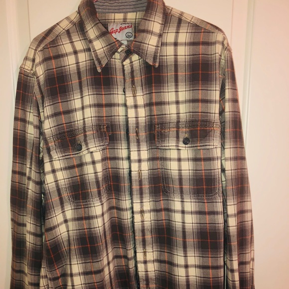 Buttoned shirt - Picture 1 of 3